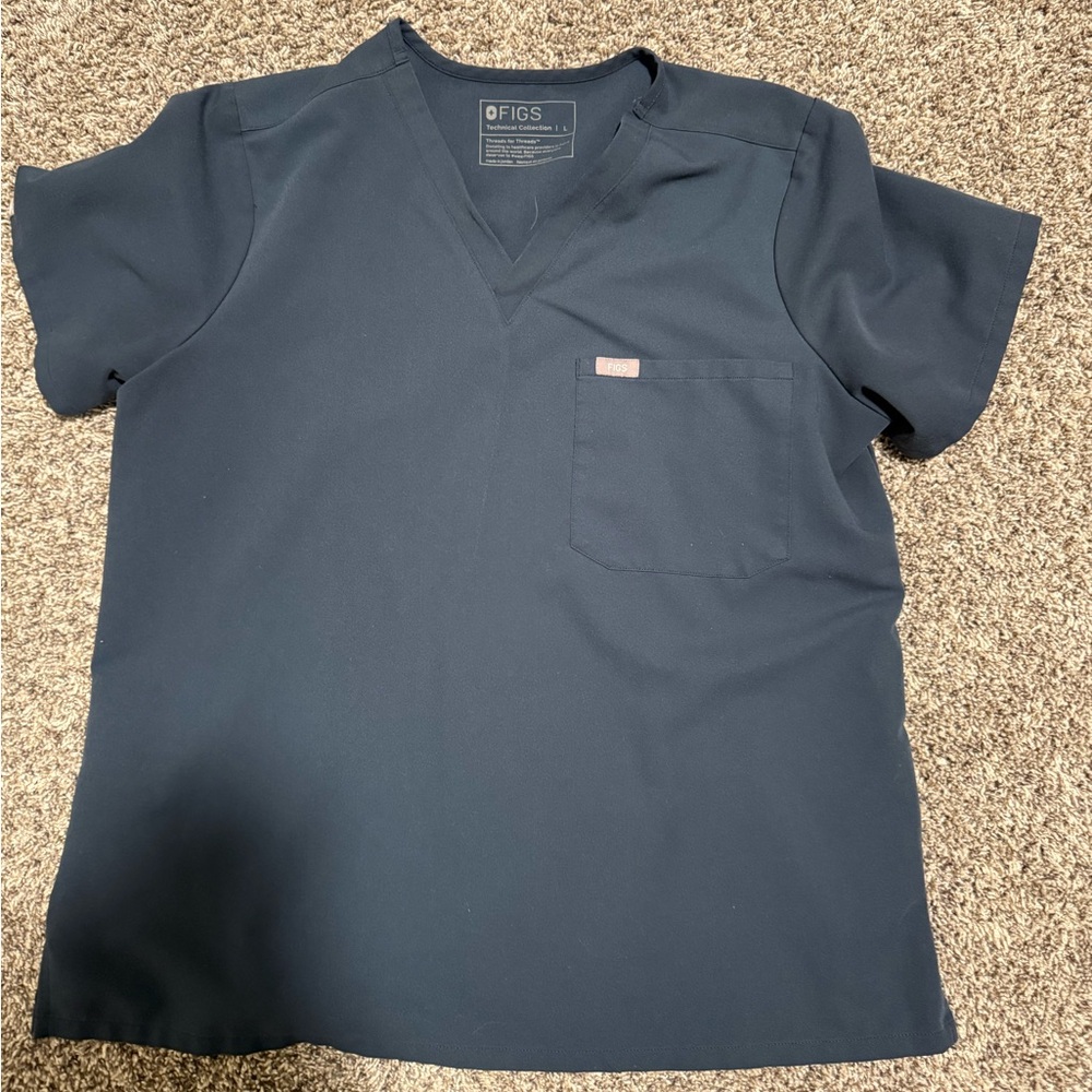 Figs scrub top